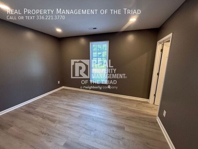 Building Photo - 617 Ross Ave