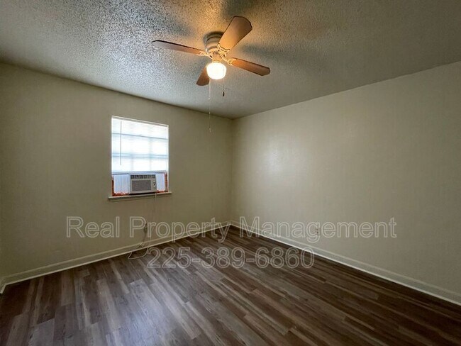 Building Photo - 750 Hospital Rd