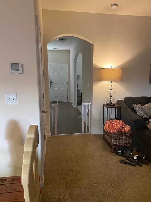 Family Room - Front Door Hallway - 2001 Boulder Ct