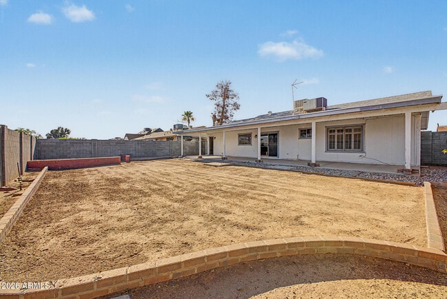 Building Photo - 1455 W Mohawk Ln