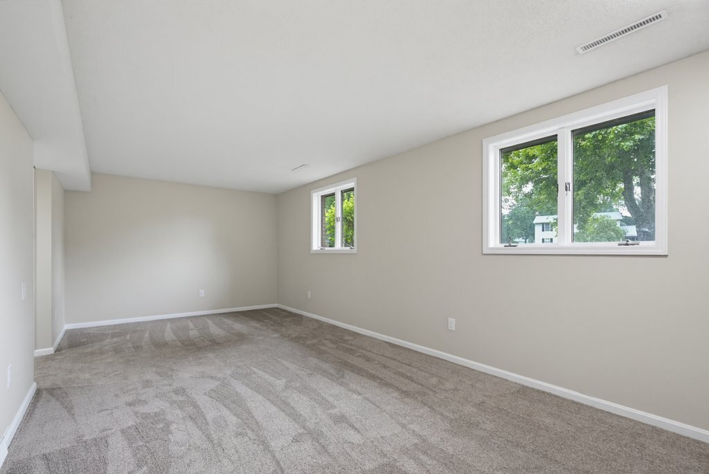 Building Photo - 5460 Echodell Ave NW