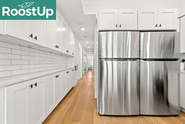 Building Photo - Furnished Private Bedroom with Private Bath in East Boston!