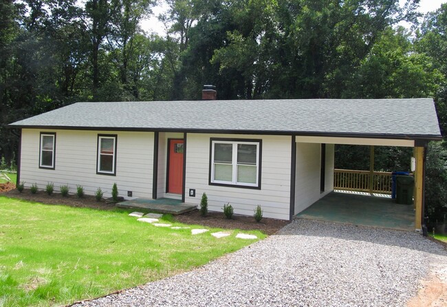 Primary Photo - Sweet Ranch-Style Home in Montford