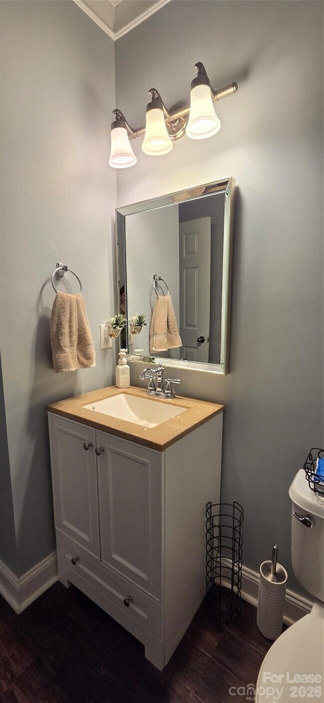 Building Photo - 2120 Maple Tree Ct
