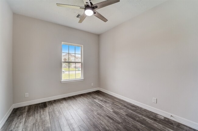 Building Photo - 315 Apache Field Ln