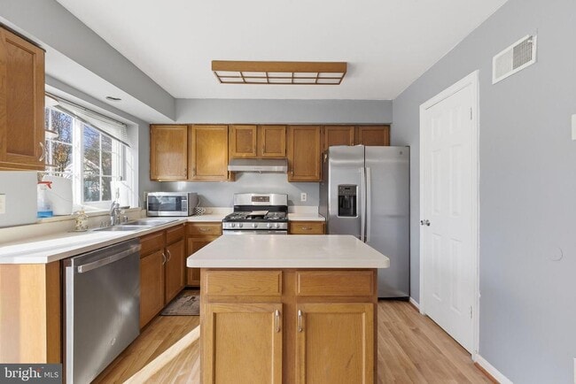 Building Photo - 14688 Basingstoke Loop