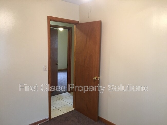 Building Photo - 2732 SW 61st St