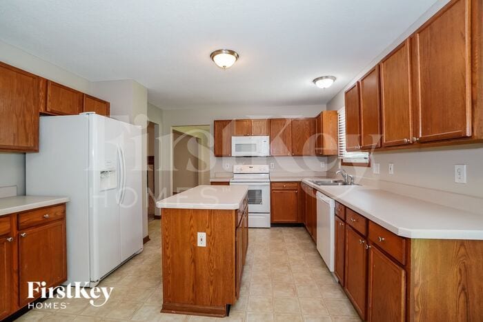 Building Photo - 1547 S Hunters Dr