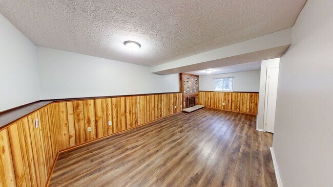 Building Photo - 2862 Chatsworth Way