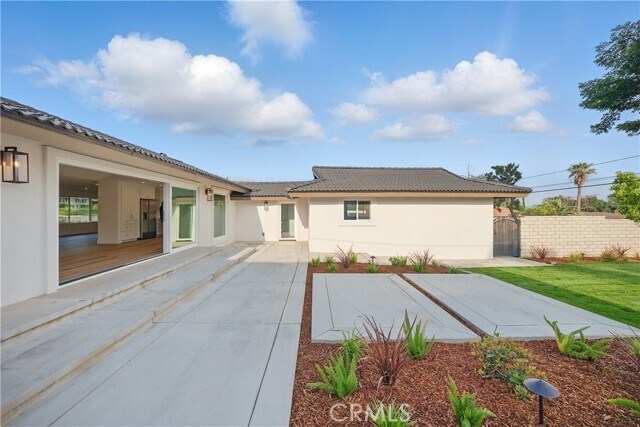 Building Photo - 830 Huerta Verde Rd