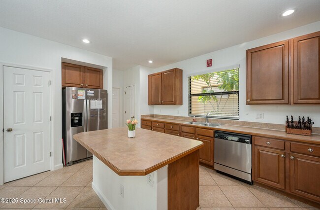 Building Photo - 2842 Glenridge Cir
