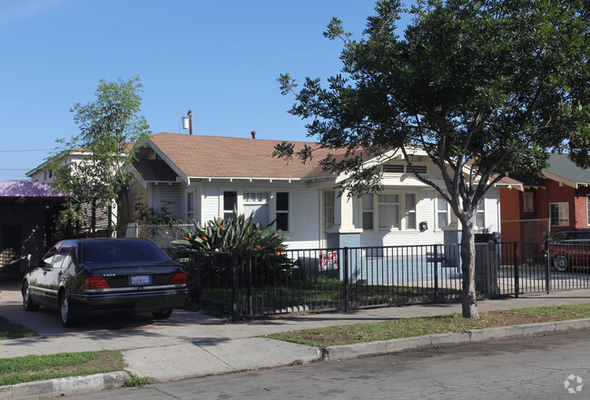 Primary Photo - 2336 Pasadena Ave