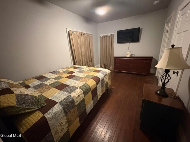 Building Photo - 260 Clark Rd