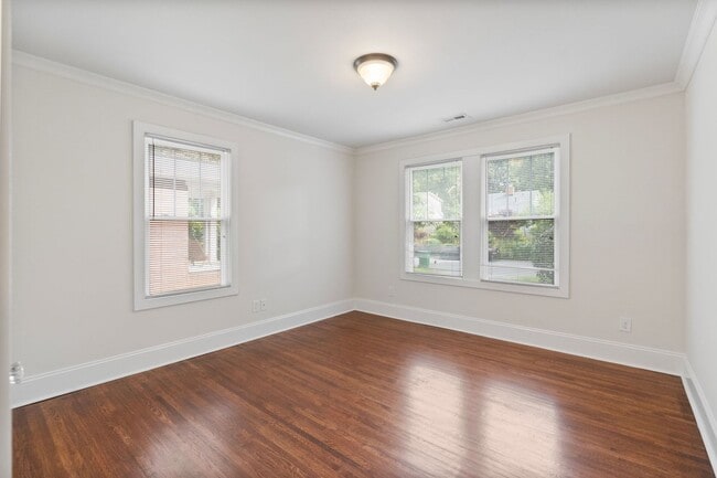 Building Photo - 2130 Chesterfield Ave