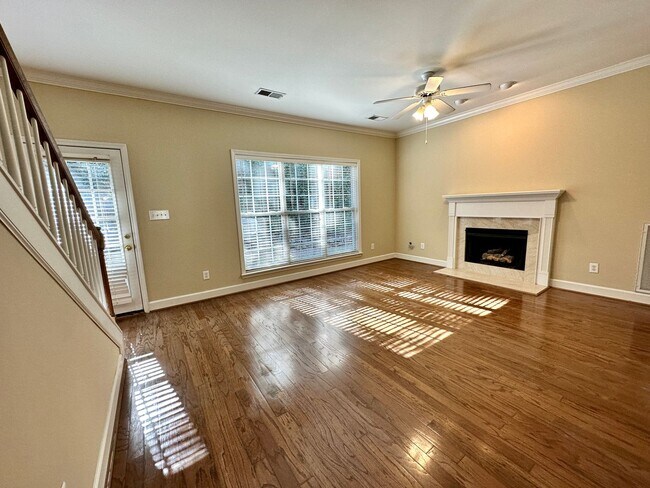 Building Photo - 1815 Charleston Cir