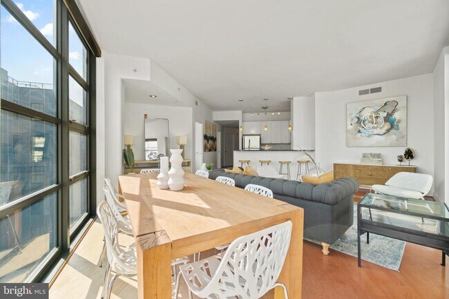 Building Photo - 2120 Vermont Ave NW