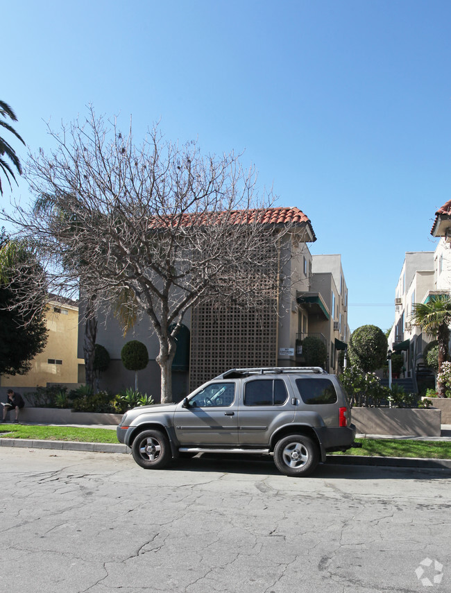 Building Photo - 221 W Tujunga Ave