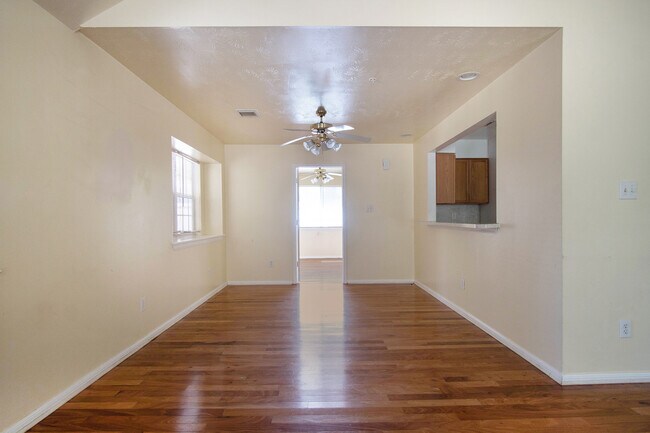 Building Photo - 1207 Lovett St