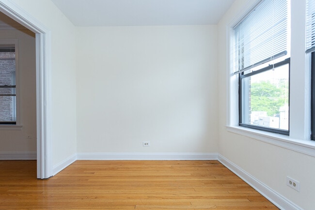 Building Photo - 348 Park Ave