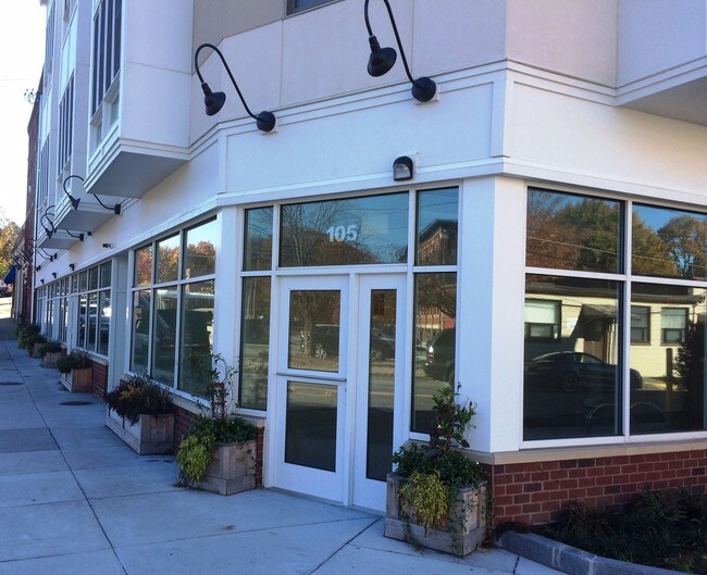 Building Photo - 105-111 Elm St