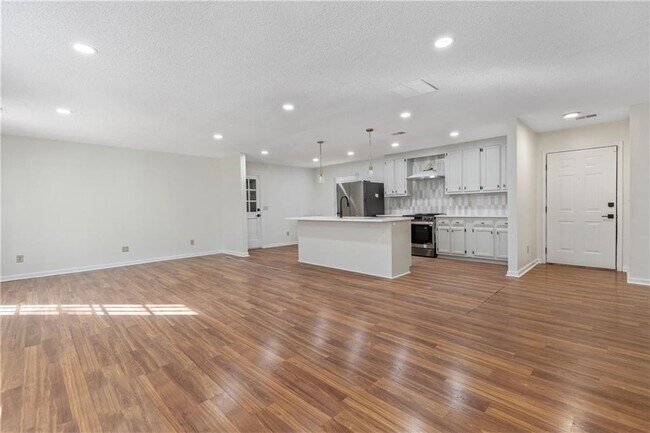 Building Photo - 2095 Uniwattee Trail SE