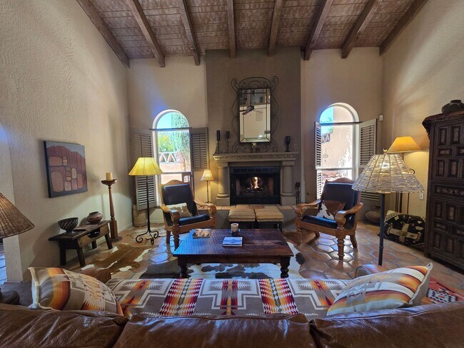 Building Photo - Furnished Golf Course Course Property