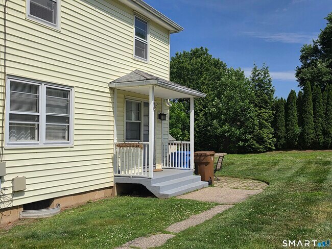 Building Photo - 68 Geissler Dr