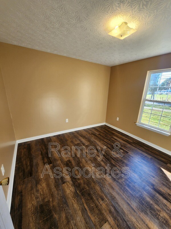 Building Photo - 219 Highland Blvd