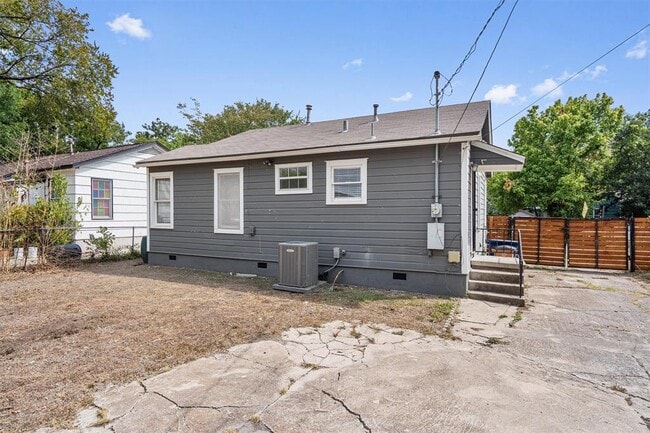 Building Photo - 2932 Moss St