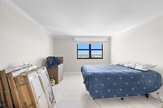 Building Photo - 1208 Marine 901 Way