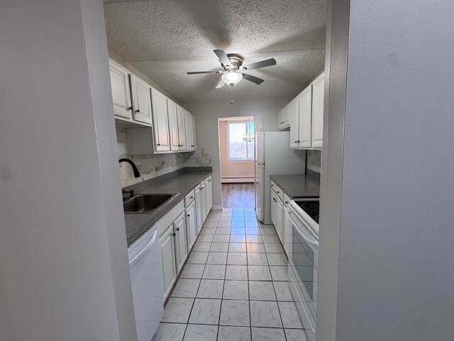 Building Photo - 225 S Rohlwing Rd