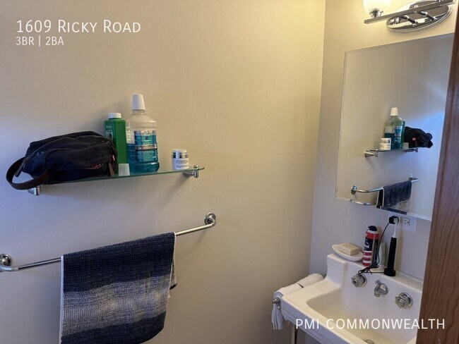 Building Photo - 1609 Ricky Rd