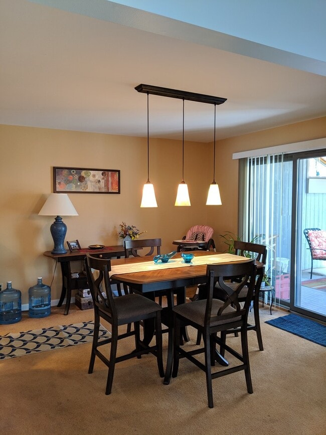 Building Photo - Toftrees 3 bedroom, 2.5 bathroom townhome