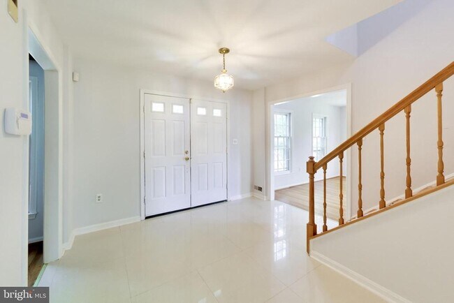 Building Photo - 991 Farm Haven Dr