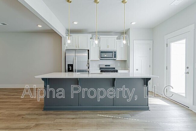 Building Photo - 302 Marston Ln