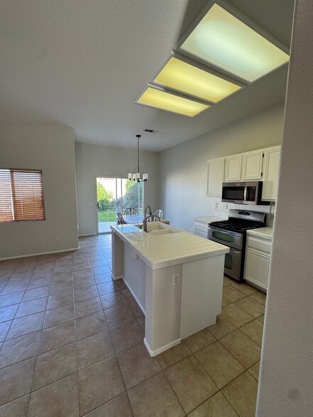 Building Photo - 33546 Maplewood Ct