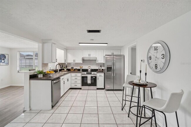 Building Photo - 3524 Cincinnati Dr