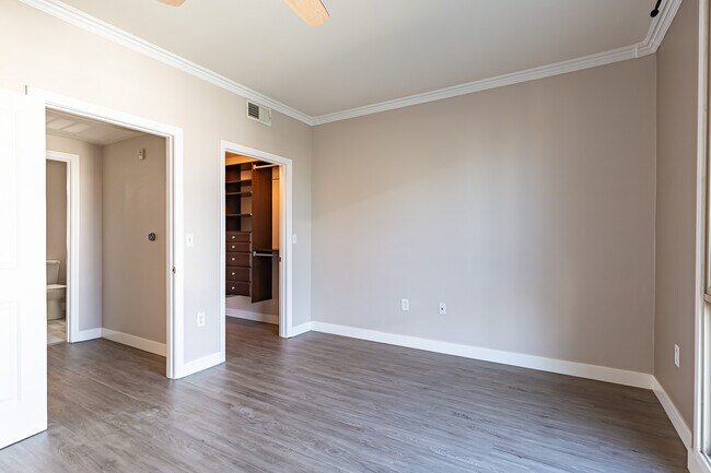 Building Photo - 1501 Front St