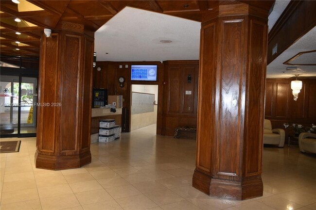 Building Photo - 1865 S Ocean Dr