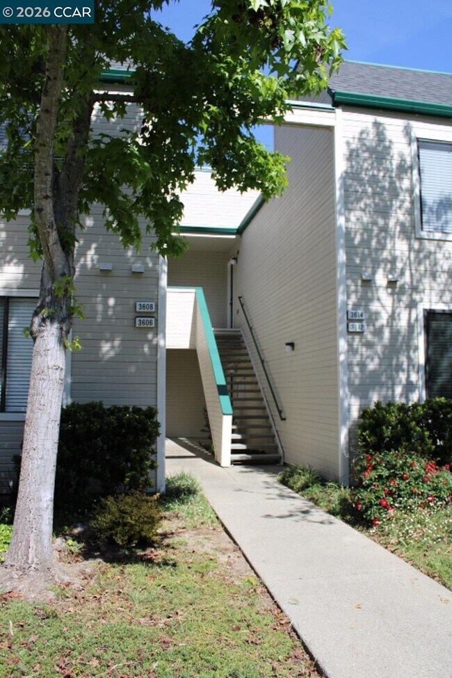 Building Photo - 3614 Stoneglen S