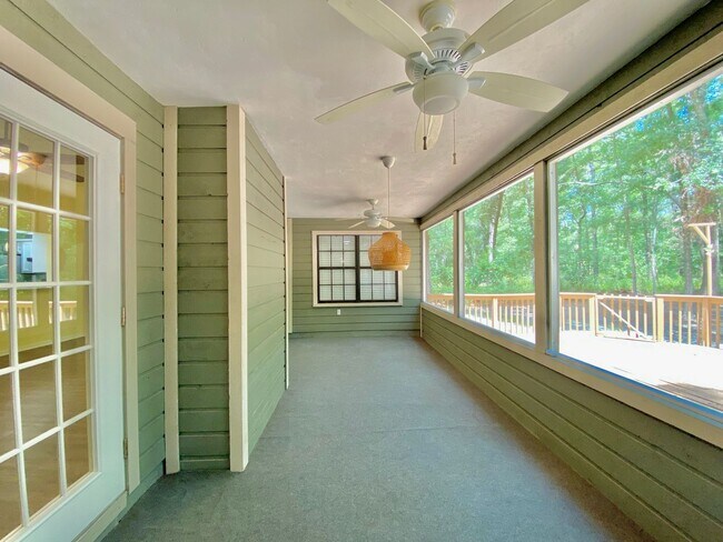 Building Photo - Charming 4BR Home in Haile Plantation with...