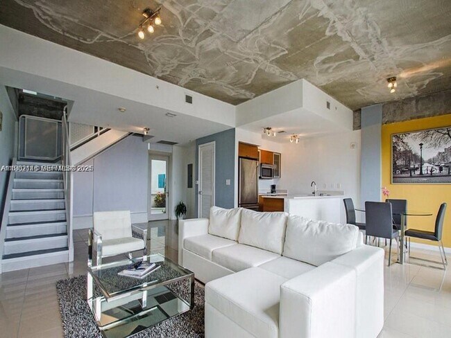 Building Photo - 3250 NE 1st Ave