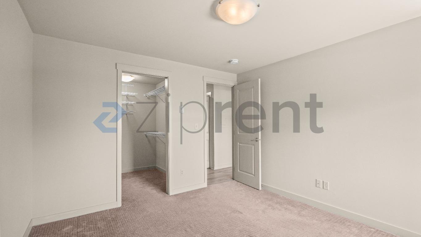 Building Photo - Unit A302