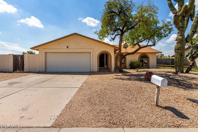 Building Photo - 4001 W Libby St