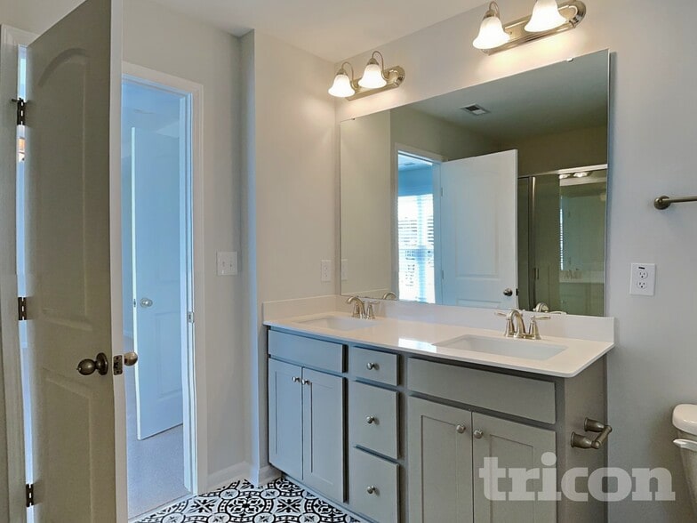 Building Photo - 176 Olde Pl