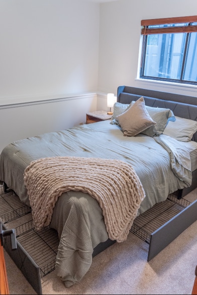 Building Photo - 226 Lois Cir