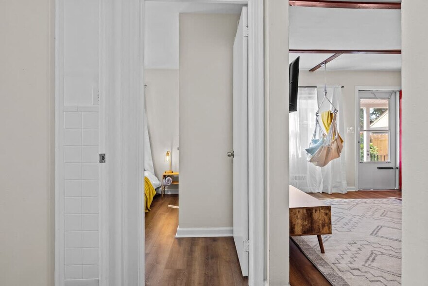 Building Photo - 172 Cherry St