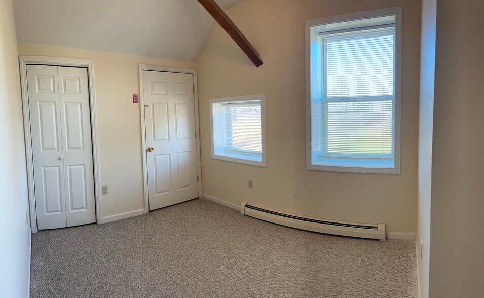 Smaller 2nd Bedroom (perfect for an in home office) - 18 Notch Glen Dr