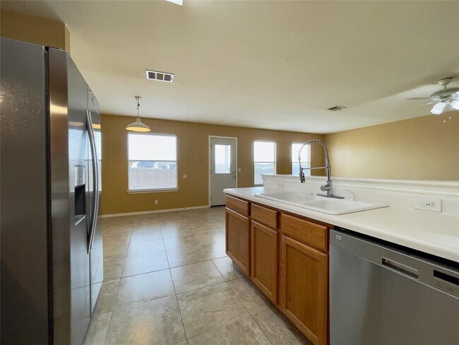 Building Photo - 318 Mitchell Dr