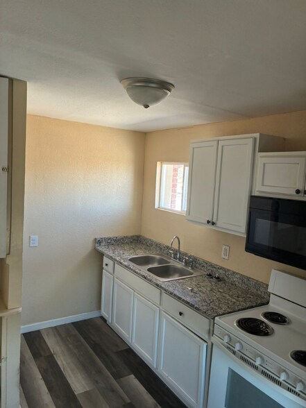 Building Photo - 3311 Hueco Ave